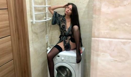 Русская семейка сняла домашнее порно в ванной